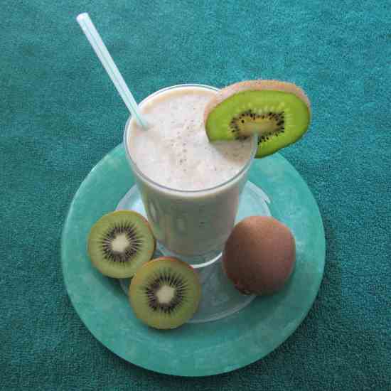 Healthy Kiwi Milkshake