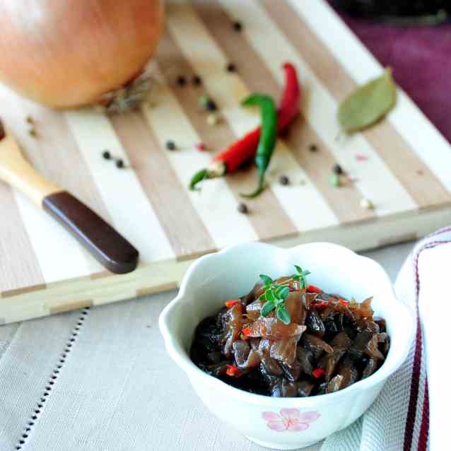 Onion Chutney with Red Wine