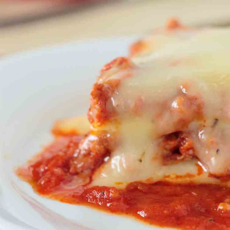 Hearty Cheesy Lasagna with Meat Sauce