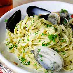 Linguine with Mussels and Clams