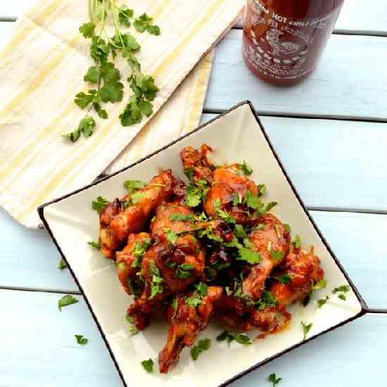 HONEY SRIRACHA CHICKEN WINGS