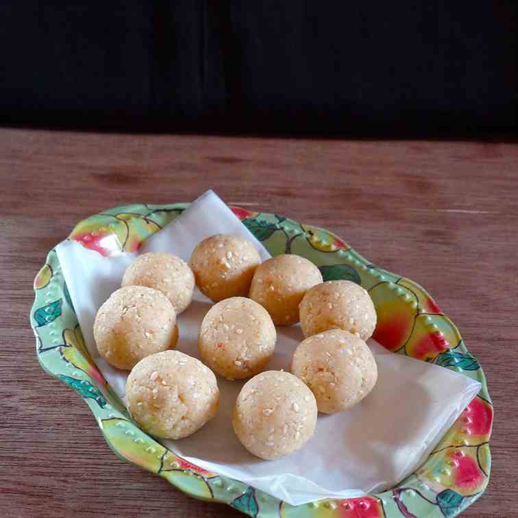 Mawa sesame ladoo 