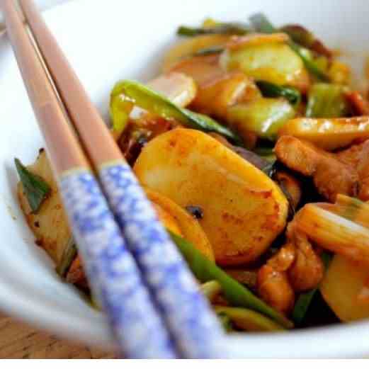 STIR-FRIED STICKY RICE CAKES (Nian Gao)