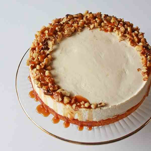 Salted caramel cream cake