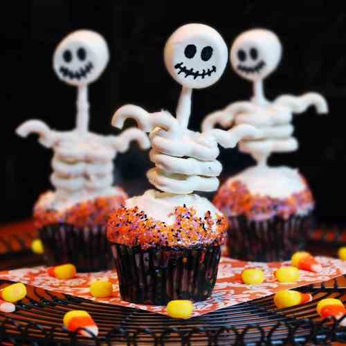 Decorating Cupcakes for Halloween