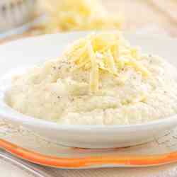 Creamy Cheesy Mashed Cauliflower