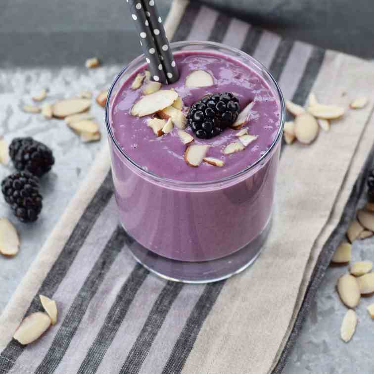 Blackberry Cobbler Smoothie