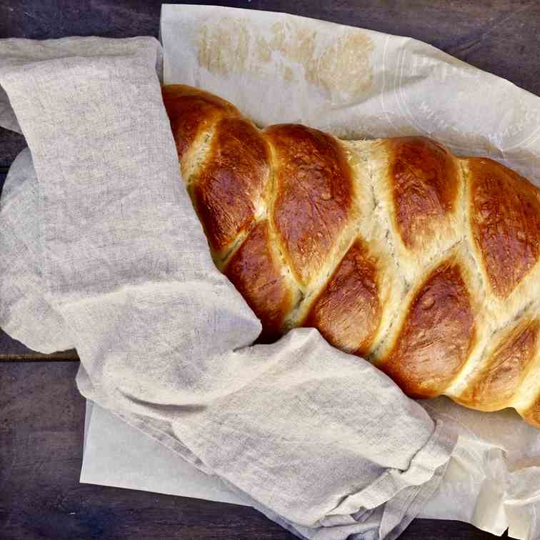 Classic Challah Bread 