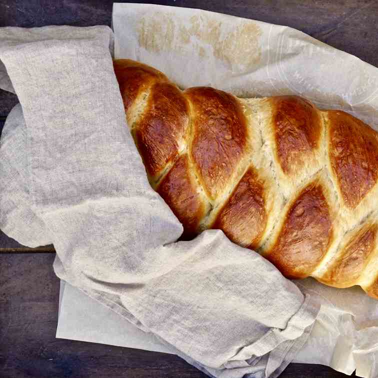 Classic Challah Bread