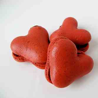 Hearty Cinnamon Macarons