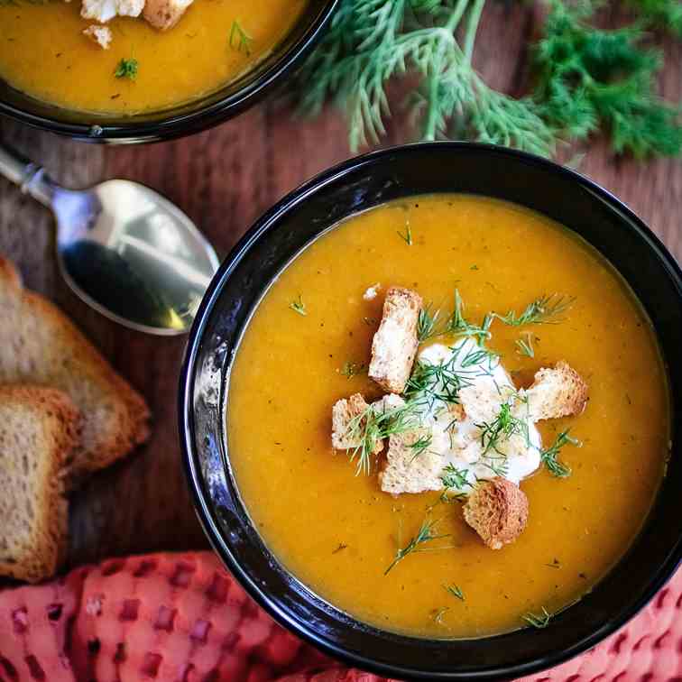 Creamy mixed roots soup