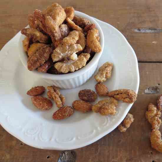 sweet and spicy holiday nuts