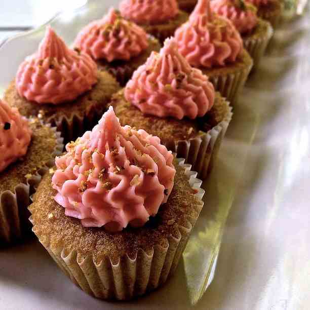 Strawberry Buttermilk Cupcakes