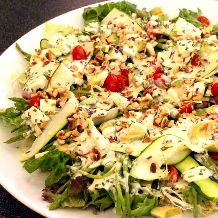 Summer Salad with lemony Yogurt Dressing