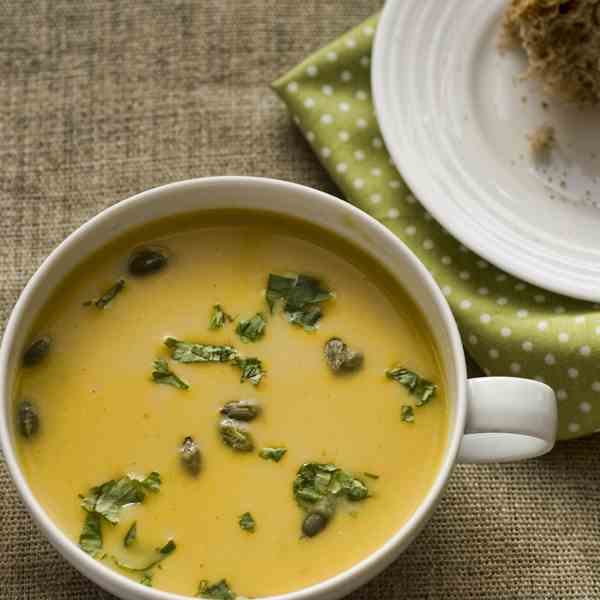 Thai pumpkin and coconut soup