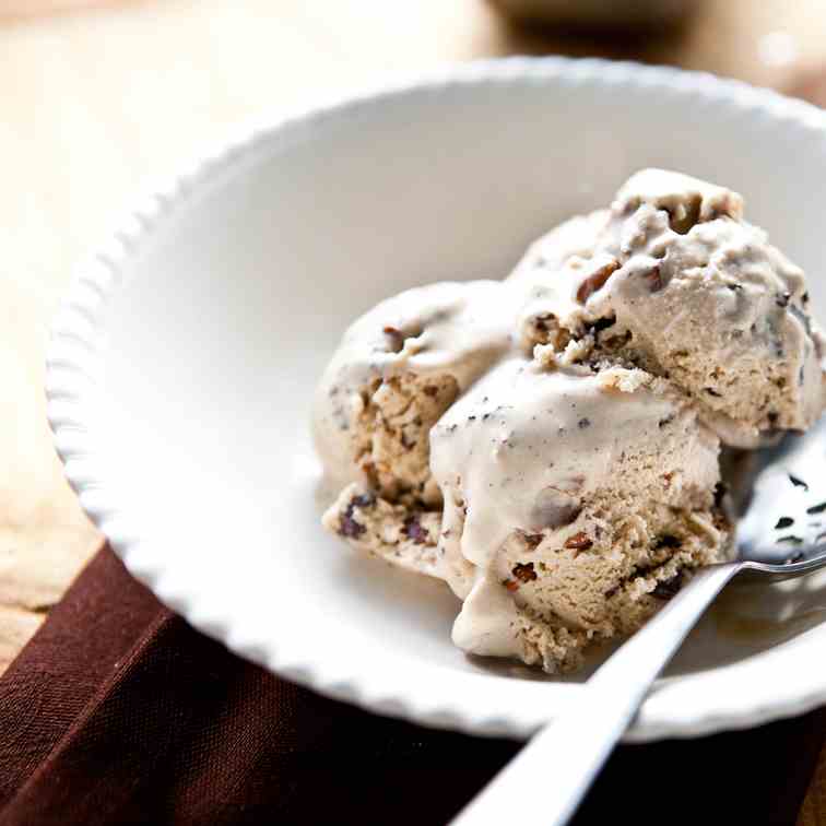 Paleo Chocolate Chip Ice Cream