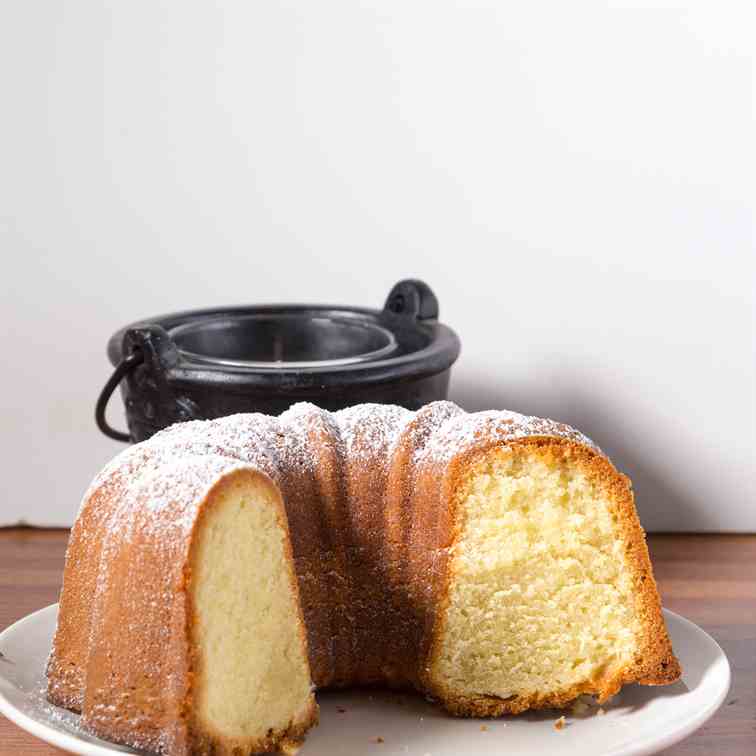 Classic Vanilla Bundt Cake - Butter Pound 