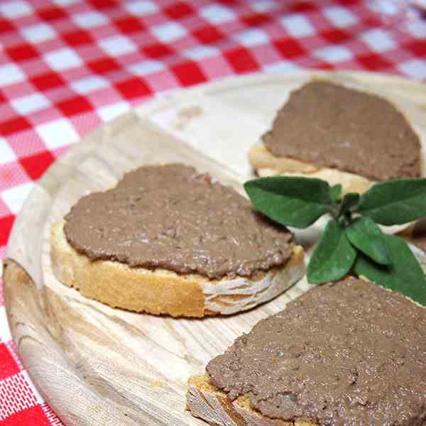 Tuscan Chicken Liver Crostini