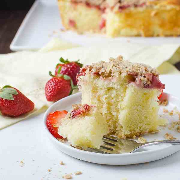 Lemon Strawberry Crumb Cake