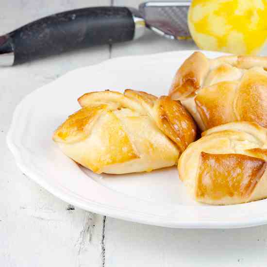 Branzoaice (Romanian lemon pastries)