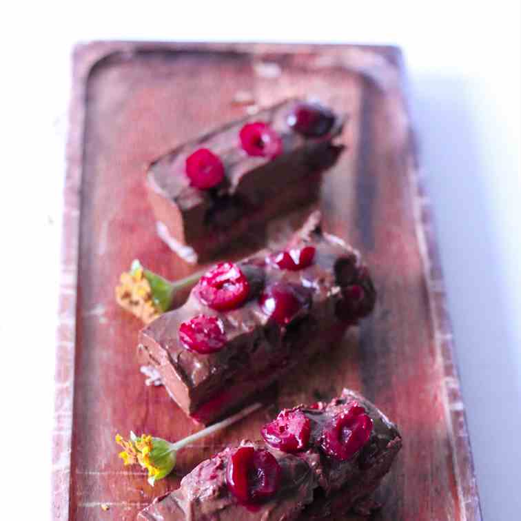 Raw Vegan Cherry - Chocolate Mousse Cakes