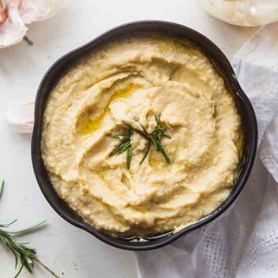 Roasted Garlic And Rosemary Hummus