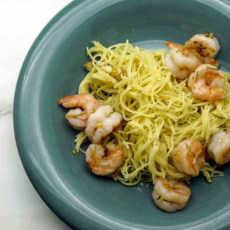 Spaghetti with Shrimp, garlic and rosemary