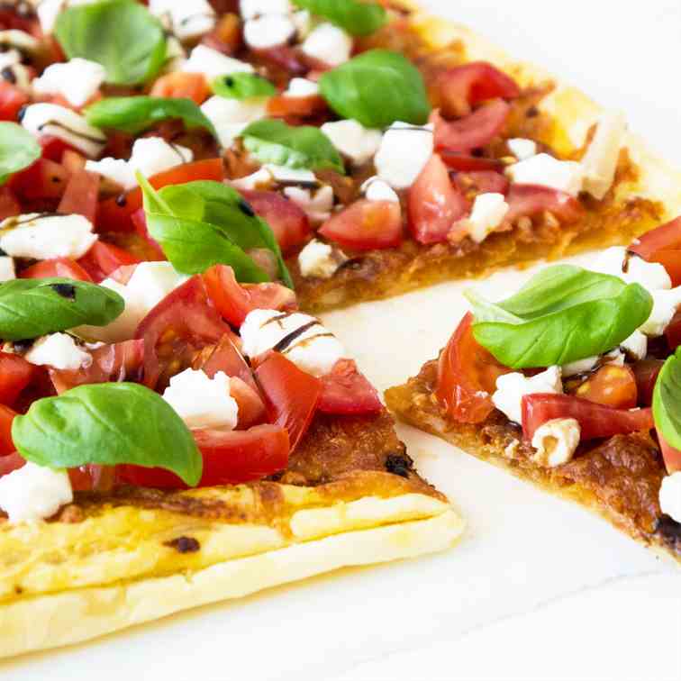 Easy Flatbread Caprese Pizza