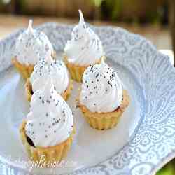 Meringue and Nutella Baskets