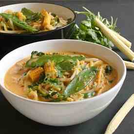 Red Thai curry noodle soup
