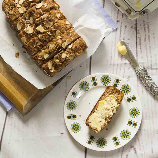Banana Bread with Crunchy Topping