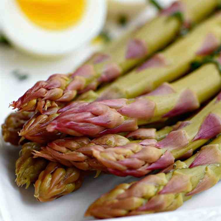 Quick Pickled Asparagus