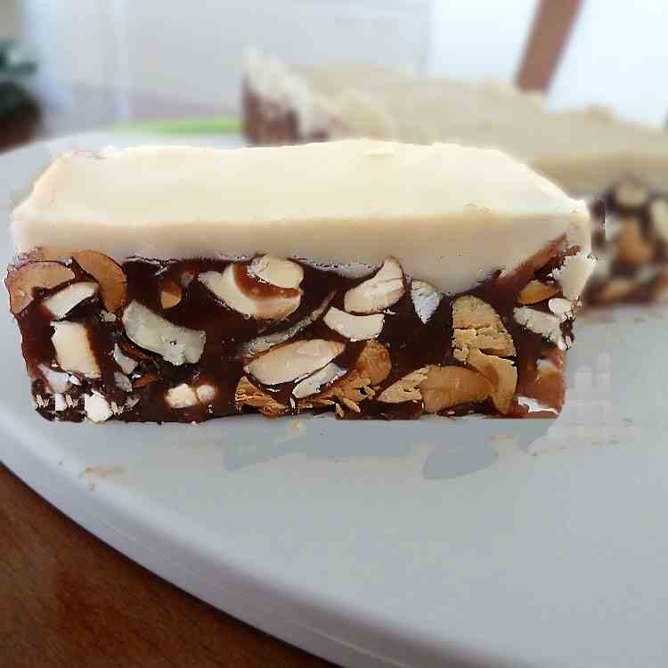 Halva-Caramel Nut Bars