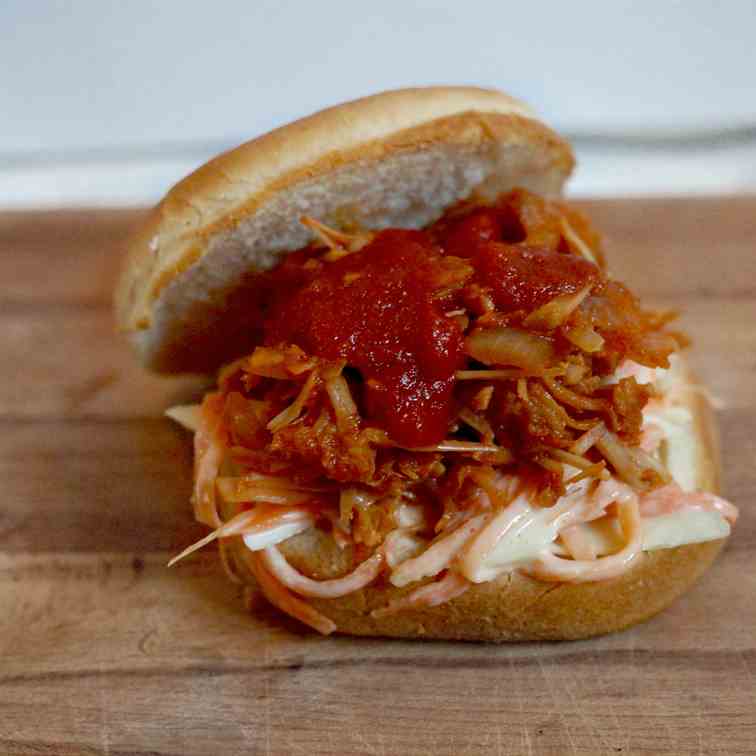 BBQ pulled jackfruit buns with simple slaw