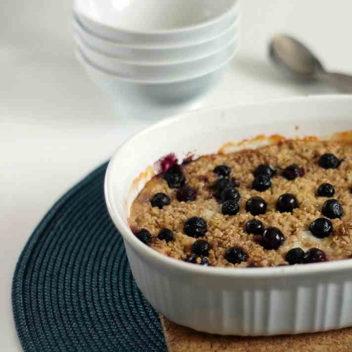 Baked Oatmeal with Blueberries and Bananas