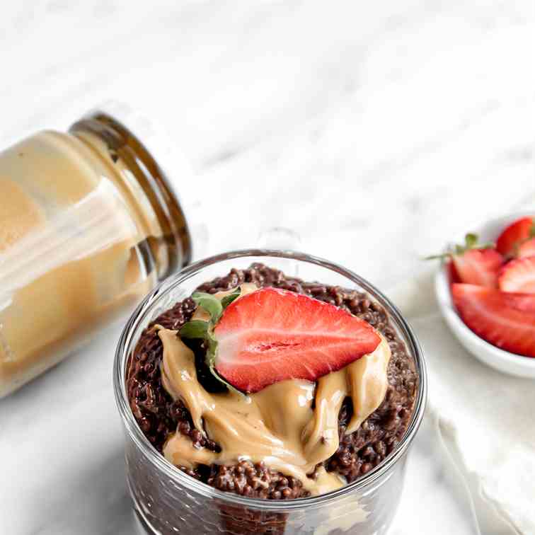 Chia pudding with chocolate 