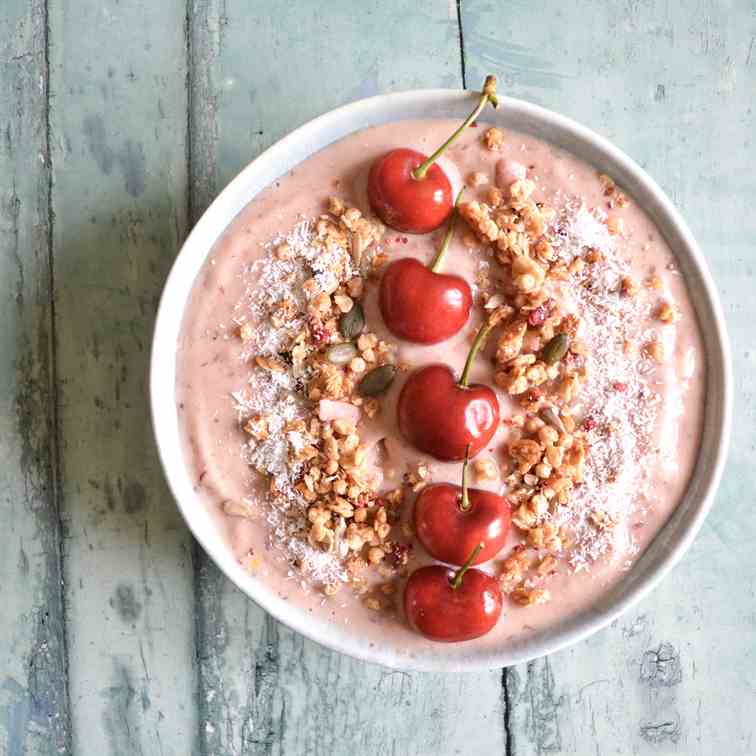 Mango - Cherry Smoothie Bowl