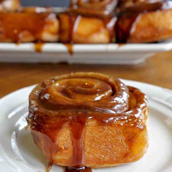 sticky gooey cinnamon rolls