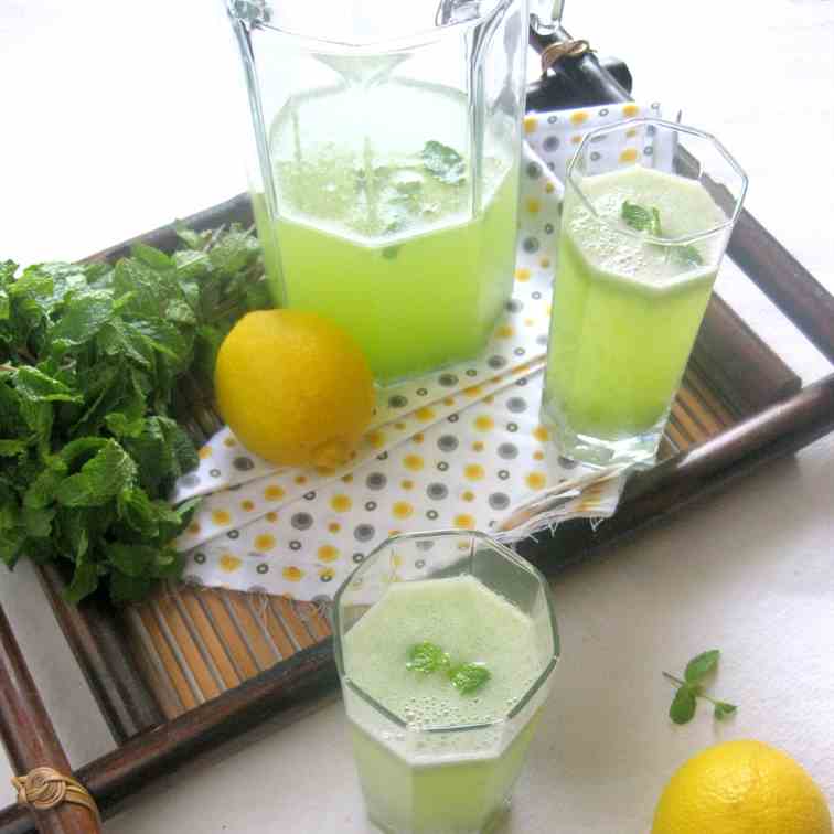 Lemon and mint cooler