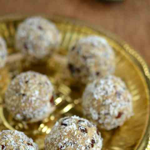 vegan Dates Sesame Laddu 