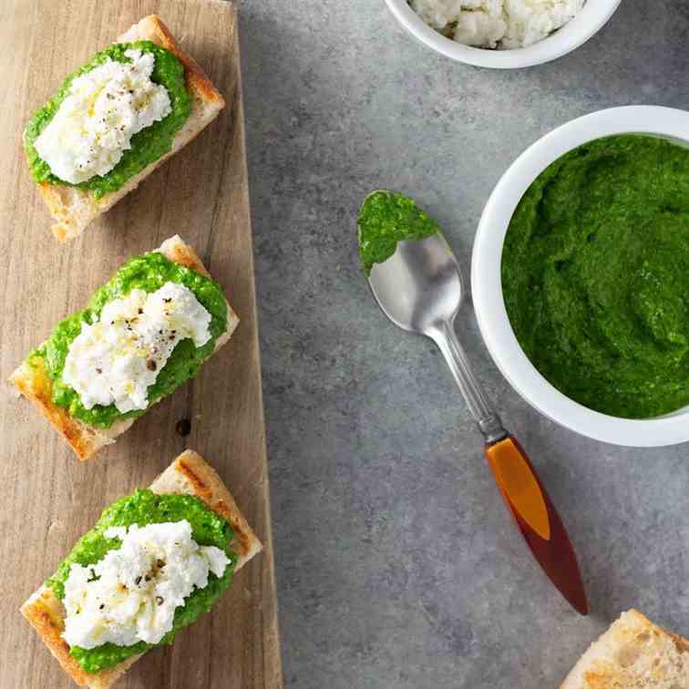 Ramp Pesto Crostini with Ricotta 