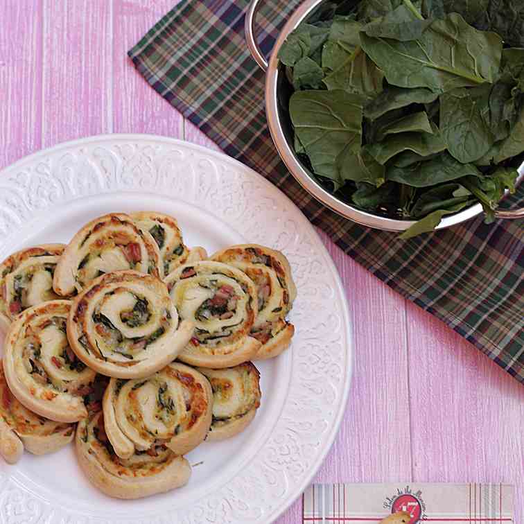Spirals with spinach, bacon and cheese