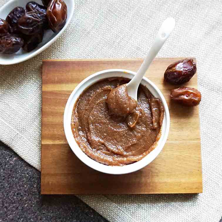 Salted date caramel dip