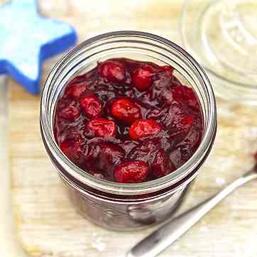 Carmelised cranberry relish 