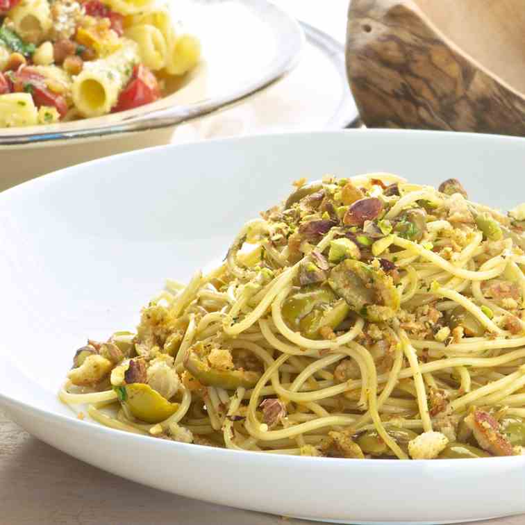 Pasta with olives and pistachios