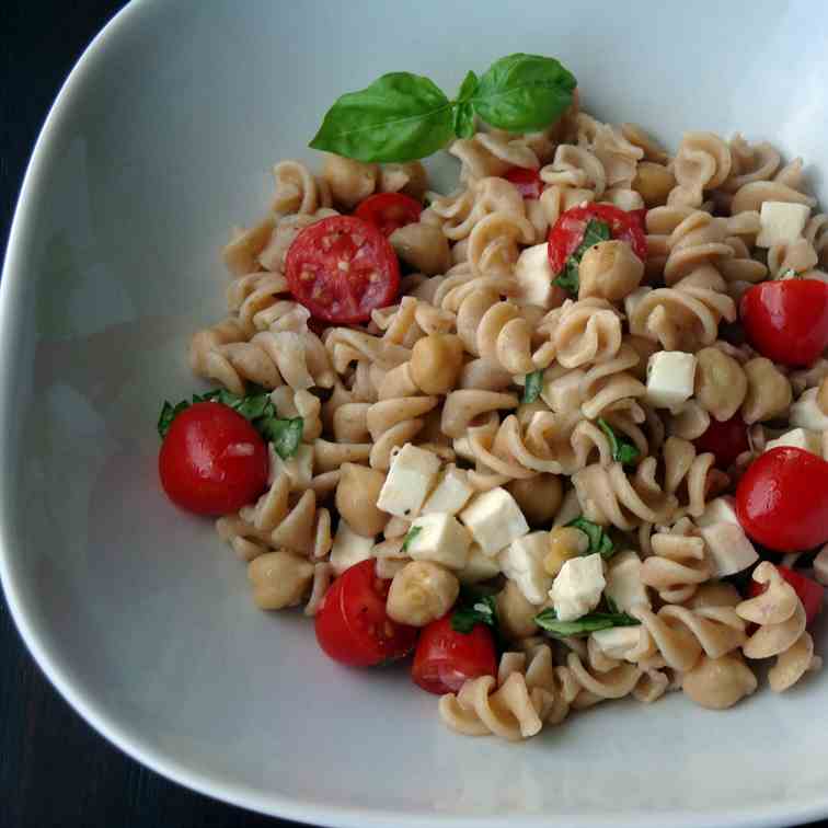 Pasta with Grape Tomatoes and Mozzarella