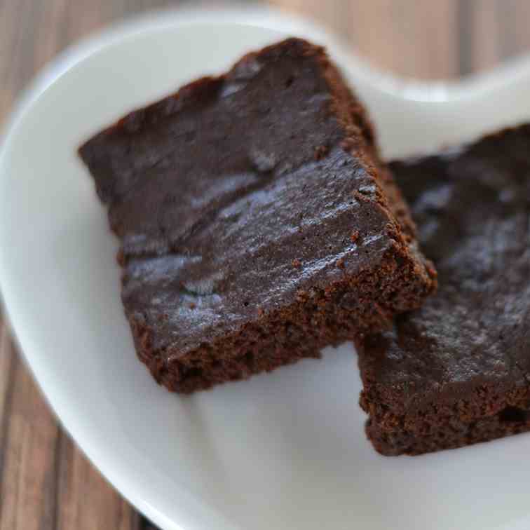 Dark Chocolate Cake Brownies