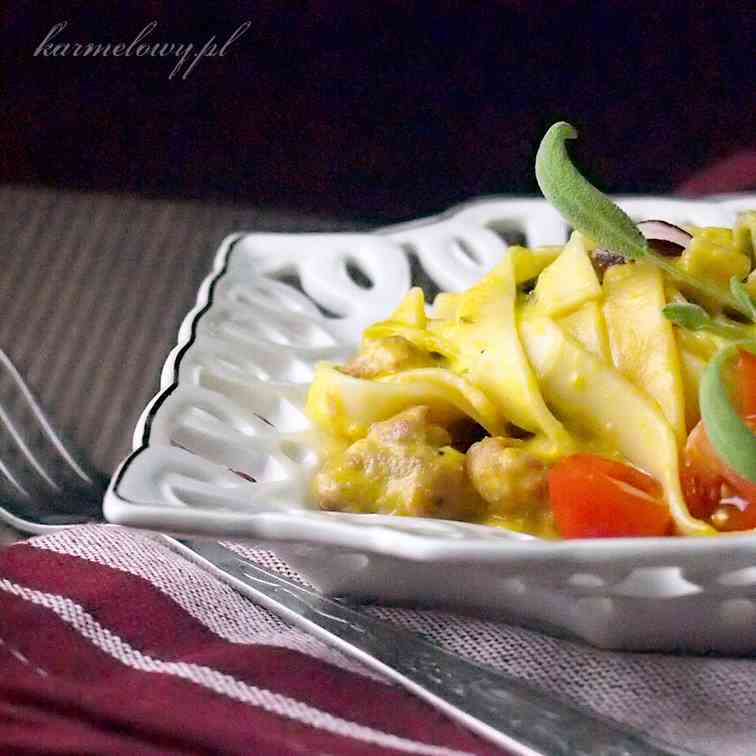 Creamy pumpkin pasta with pork