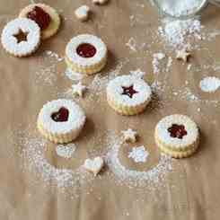 Jam sandwich cookies