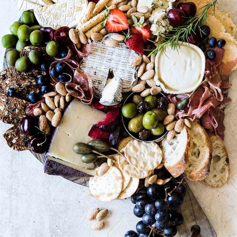 How to Build the Perfect Cheese Board